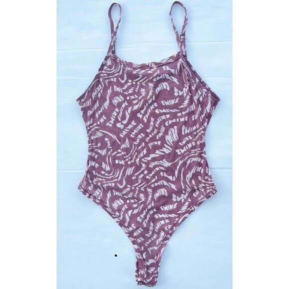 SKIMS Kim Kardashian Raspberry Swirl Mesh Strappy Summer Bodysuit Size 4X - Picture 1 of 9